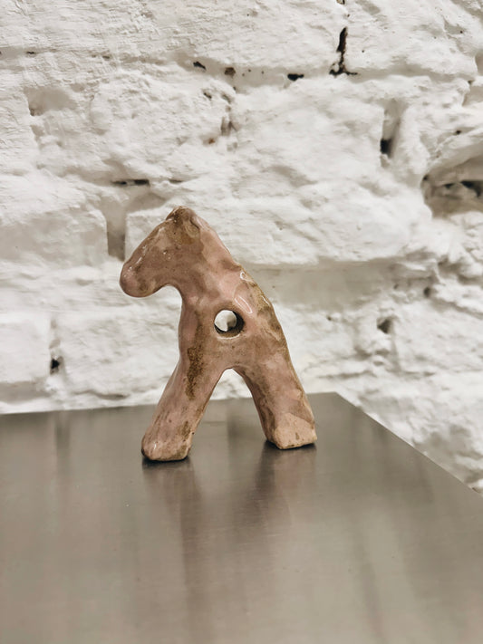 Escultura cavalo rosa