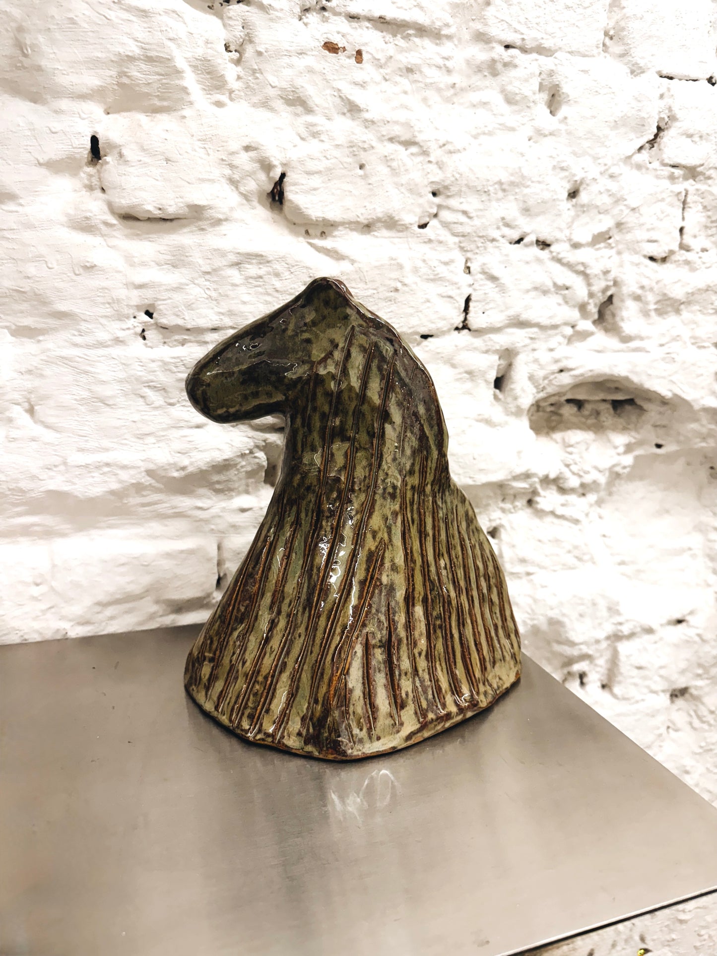 Escultura cavalo verde