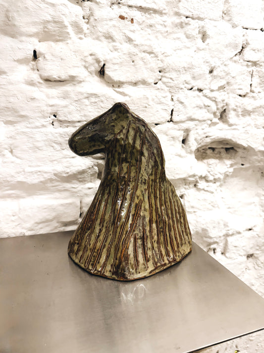 Escultura cavalo verde