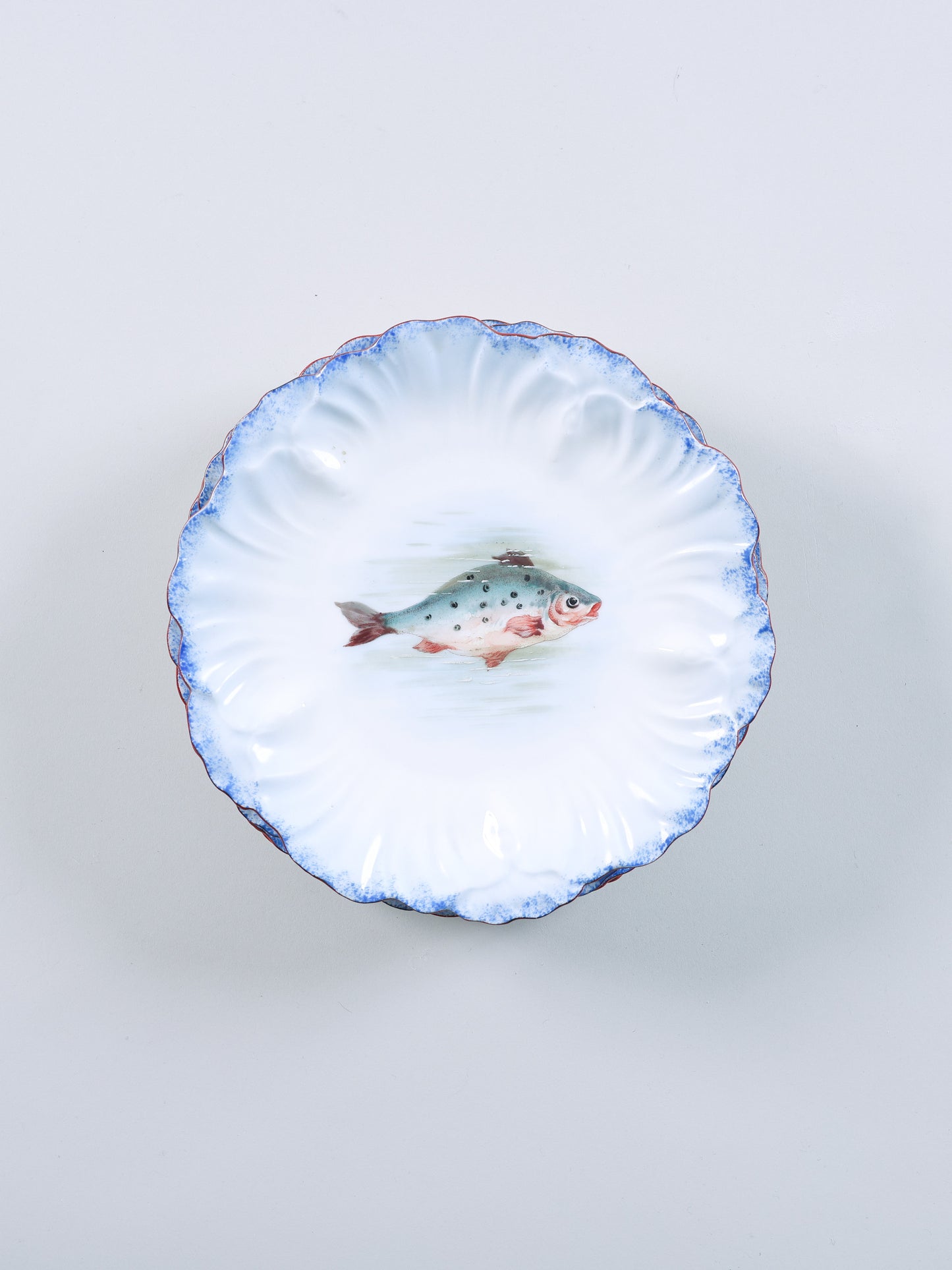 Prato de Porcelana Limonges com Peixe Pintado à Mão 3