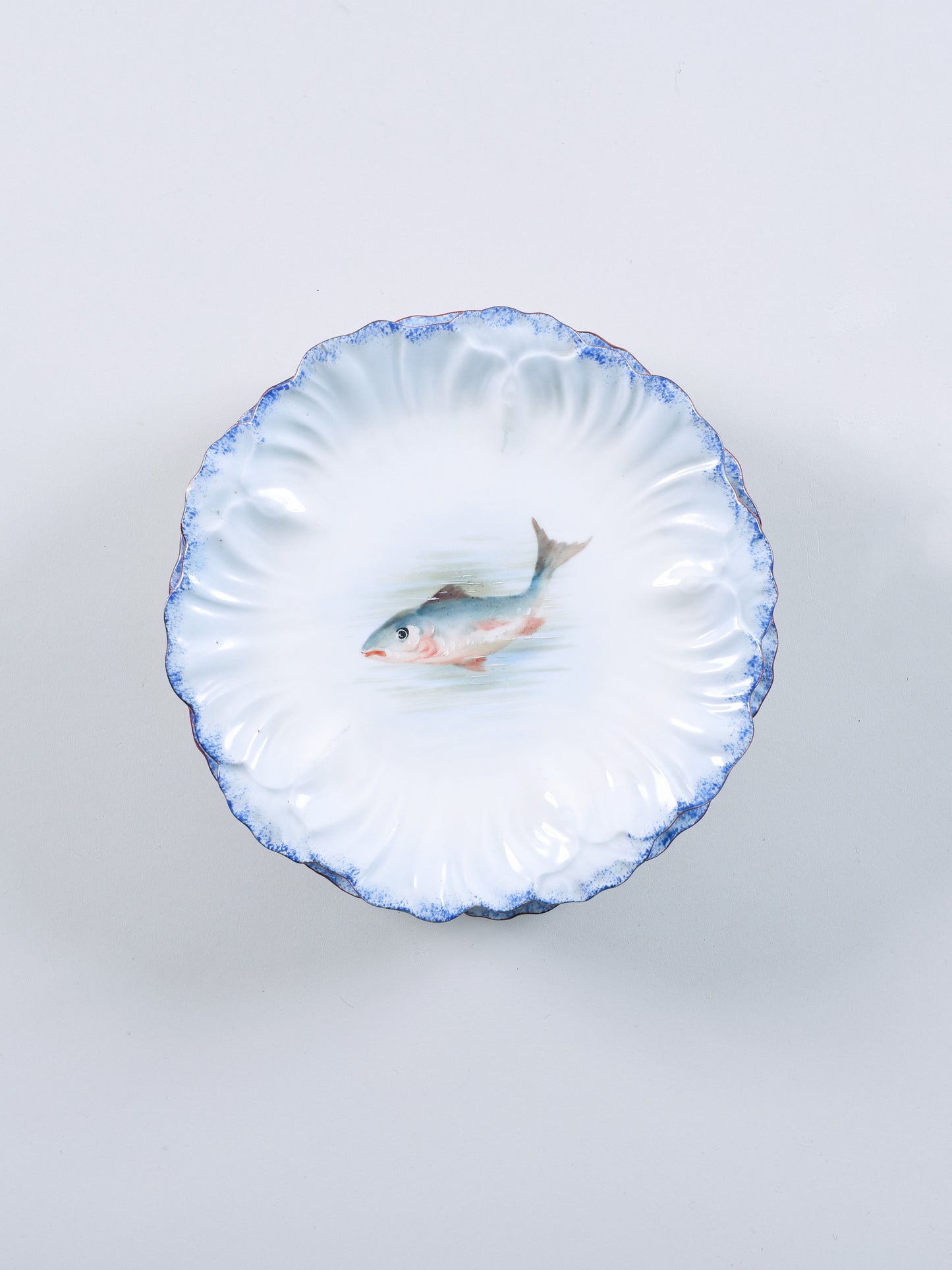 Prato de Porcelana Limonges com Peixe Pintado à Mão 4